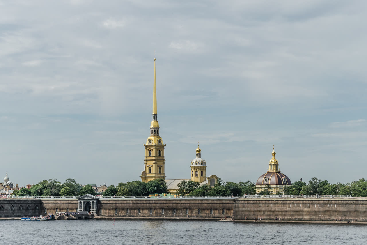 Петропавловская крепость с Невы